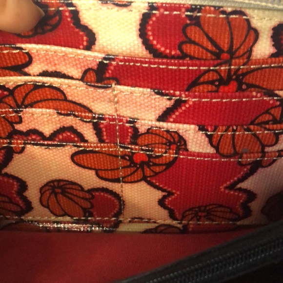 SAKROOTS colorful bird printed wallet. - Picture 8 of 10